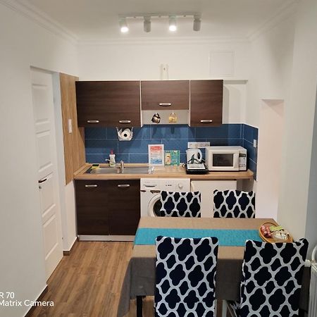 2 Rooms Retro Guesthouse In A Silent Garden ベセス エクステリア 写真