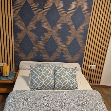 2 Rooms Retro Guesthouse In A Silent Garden ベセス エクステリア 写真