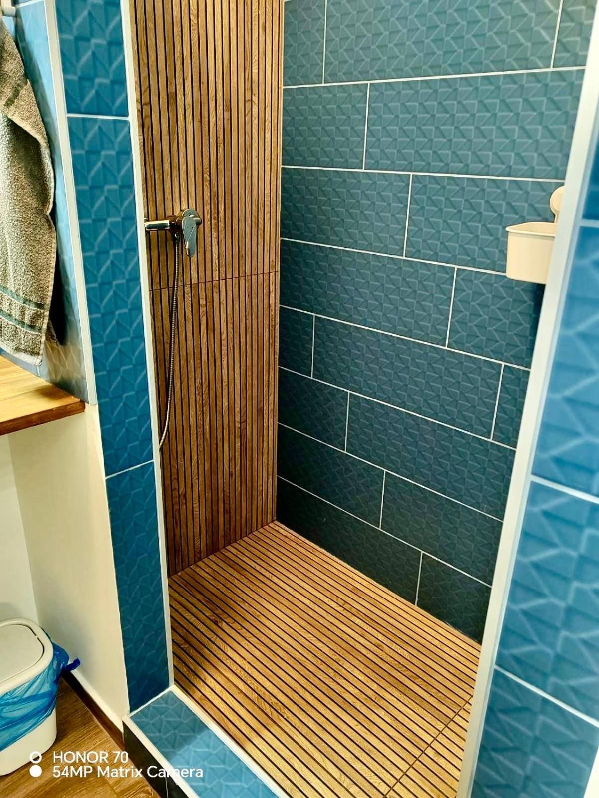 2 Rooms Retro Guesthouse In A Silent Garden ベセス エクステリア 写真