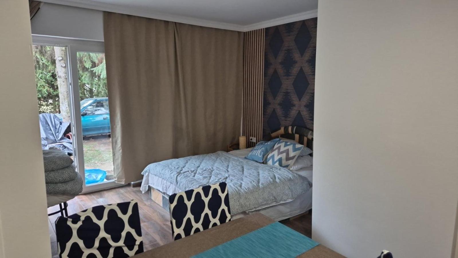 2 Rooms Retro Guesthouse In A Silent Garden ベセス エクステリア 写真